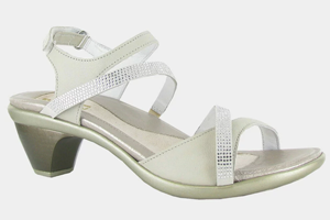 Naot Innovate: Soft Ivory Lthr w/ Clear Rhinestones